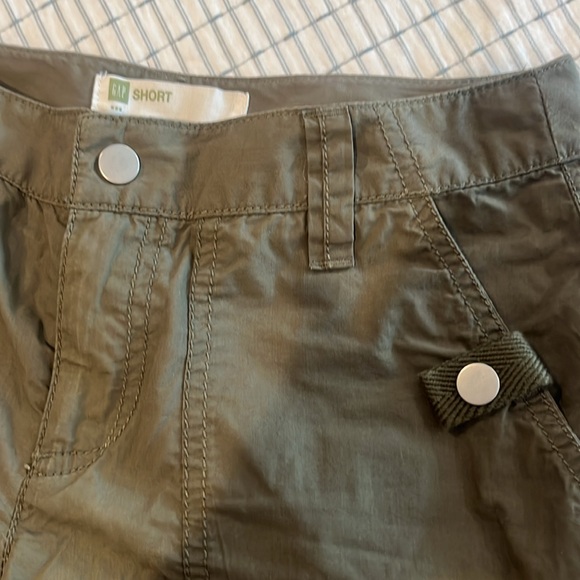 Gap dark green shorts - Picture 3 of 4